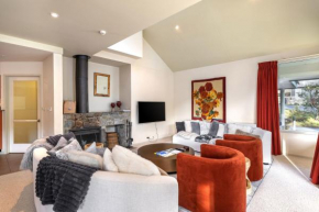 Aspect 5 Chalet a stones throw from all Thredbo has to offer